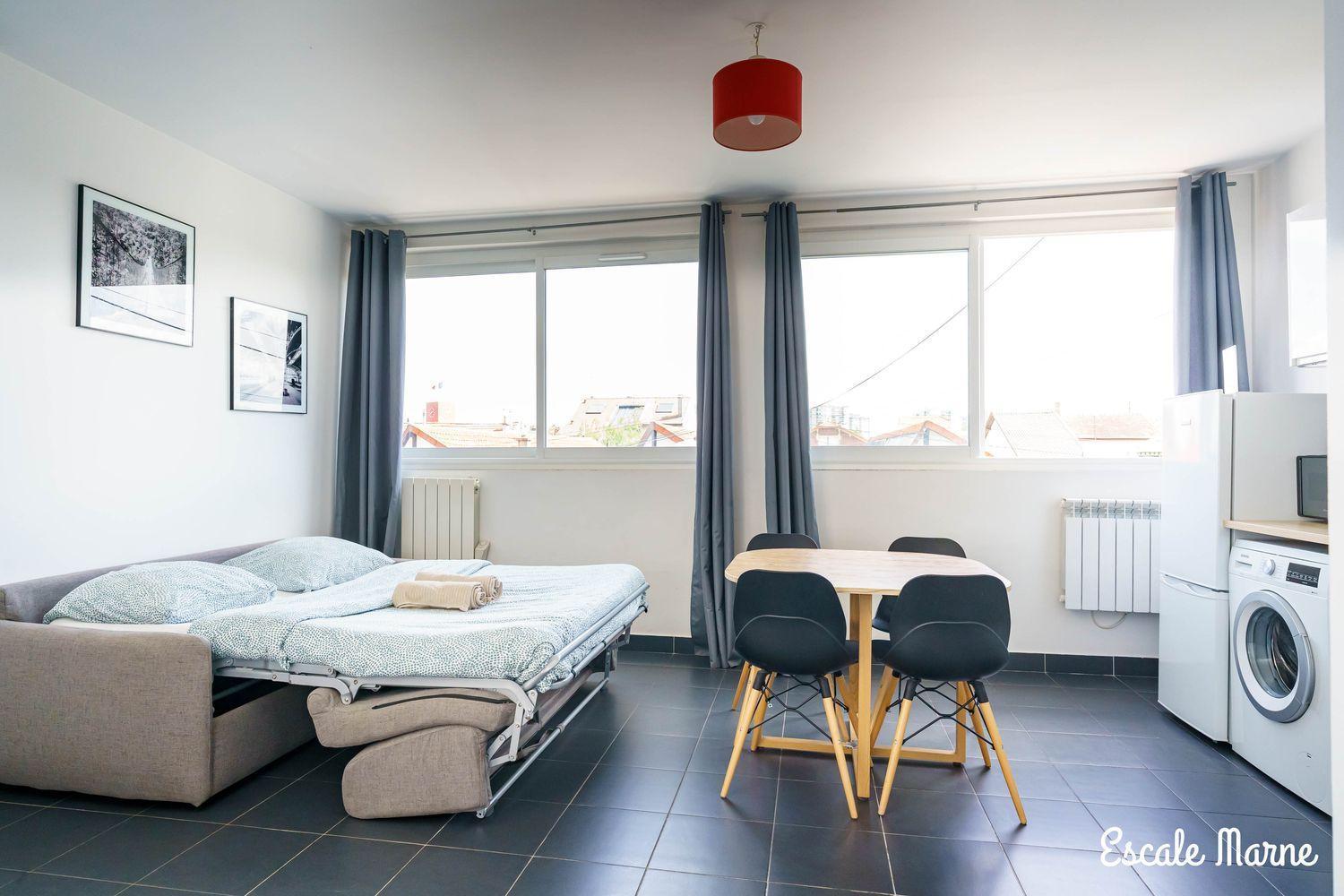 Escale-Marne Fr - 202 - Free Parking - Free Luggage Storage - All Equipped - Linen Included - Washing Machine - 10Mn Walk Metro 8 - Rer A - Panoramic View - From 1 To 14 Guests Maisons-Alfort Room photo